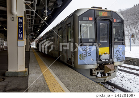 網走駅に停車中の気動車 網走駅に停車中の気動車 141201097