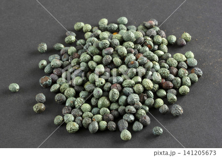 Pistacia terebinthus, Fruits of Terebinth. Menengic seeds. Citlembik. Pistacia terebinthus, Fruits of Terebinth. Menengic seeds. Citlembik. 141205673