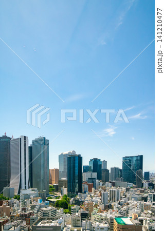 《東京都》日本の都市風景 大都市新宿の高層ビル群を望む（令和8年5月） 141210477