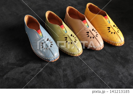 women's shoes in various colors 141213185