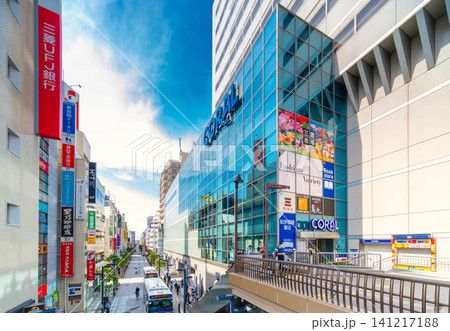 東京・JR中央線 三鷹駅 南口　中央通り 141217188