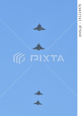 パリ上空を飛行する革命記念日予行演習の航空隊(2026年7月9日) パリ上空を飛行する革命記念日予行演習の航空隊(2026年7月9日) 141219476