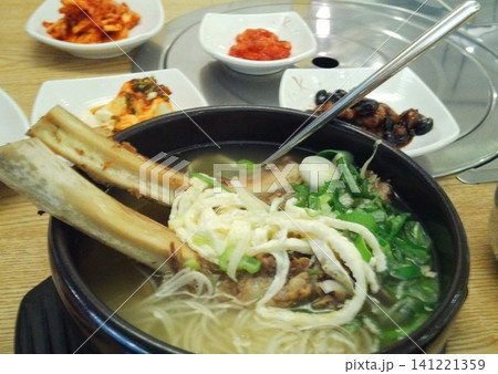 明洞で食べた韓国料理カルビタン 明洞で食べた韓国料理カルビタン 141221359