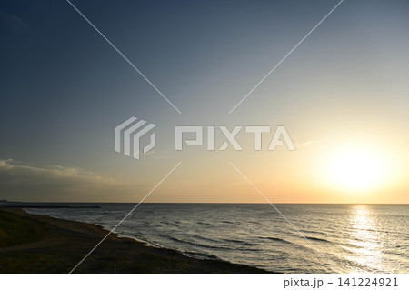 早春の内灘海岸の夕焼け 早春の内灘海岸の夕焼け 141224921