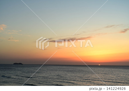 早春の内灘海岸の夕焼け 早春の内灘海岸の夕焼け 141224926