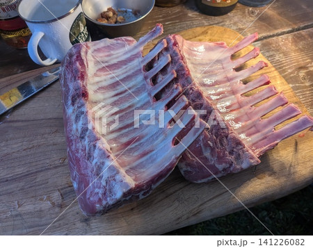 コピースペースのあるアウトドア・キャンプ飯の本格ラム肉イメージ素材 コピースペースのあるアウトドア・キャンプ飯の本格ラム肉イメージ素材 141226082
