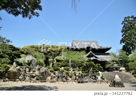 粉河寺(西国第三番札所・本堂と日本庭園) 【和歌山県紀の川市】 粉河寺(西国第三番札所・本堂と日本庭園) 【和歌山県紀の川市】 141227762