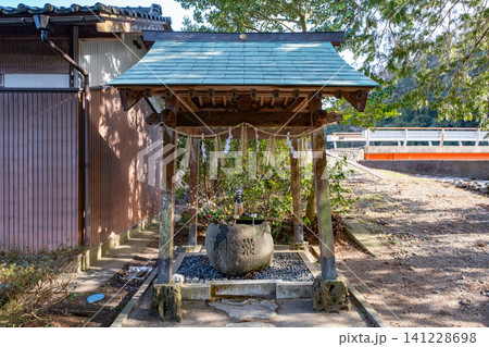 賣沼神社　手水舎　鳥取県鳥取市河原町 141228698