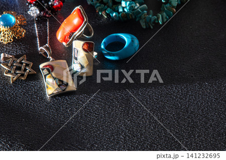Pendant and ring made of mother-of-pearl rolled in silver. 141232695