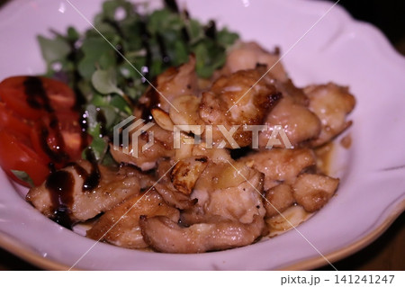 Grilled Chicken with Fresh Salad and Sauce Grilled Chicken with Fresh Salad and Sauce 141241247