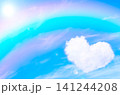 虹の空とハートの雲のイメージ素材 141244208