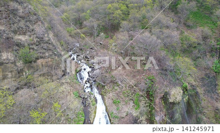 北海道増毛町 白銀の滝を上空から望むドローン空撮 141245971