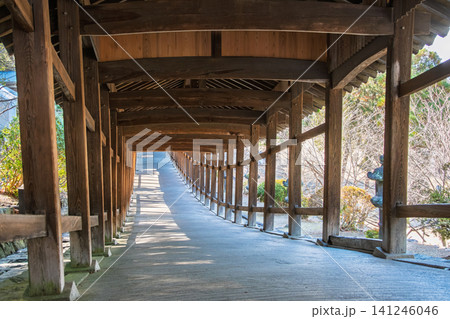岡山県岡山市 奥へと長く続く吉備津神社の歴史的な回廊 岡山県岡山市 奥へと長く続く吉備津神社の歴史的な回廊 141246046