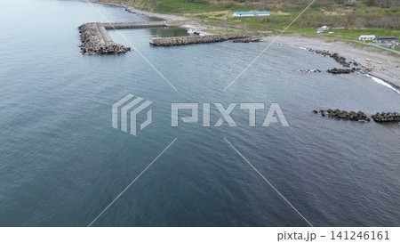 群別川河口を上空から望むドローン空撮　北海道石狩市浜益区 141246161