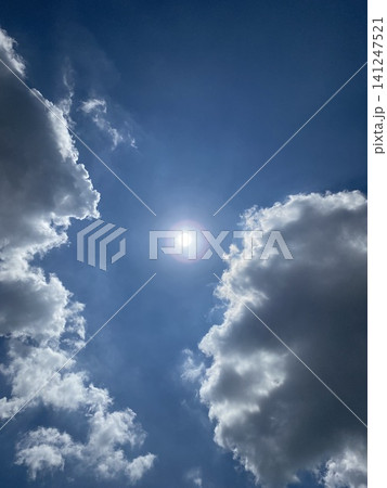 雲の間に太陽 雲の間に太陽 141247521