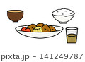 からあげとごはんと味噌汁が並んだ和食の食卓のイラスト 141249787