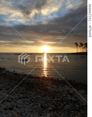 ハワイ島での夕日その12 ハワイ島での夕日その12 141249990