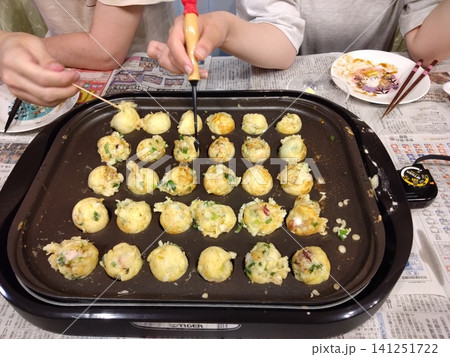 みんなでたこ焼き みんなでたこ焼き 141251722