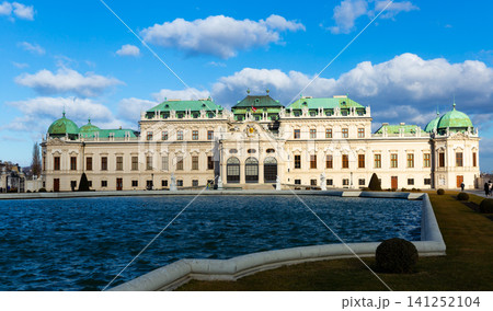 Belvedere complex with upper palace and water basin in Vienna, Austria Belvedere complex with upper palace and water basin in Vienna, Austria 141252104