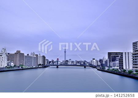 隅田川大橋から観る清州橋越しの東京スカイツリー 長秒撮影 隅田川大橋から観る清州橋越しの東京スカイツリー 長秒撮影 141252658