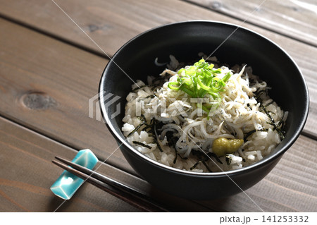 釜揚げしらす丼 釜揚げしらす丼 141253332