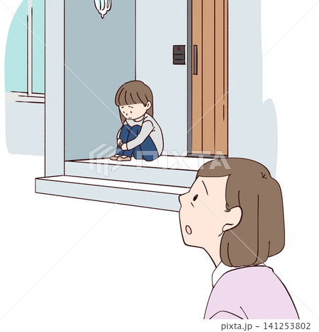 玄関先で座る子ども 玄関先で座る子ども 141253802