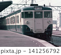 国鉄時代の錦糸町駅に停車する総武快速線113系1000番台電車の前面アップ 141256792