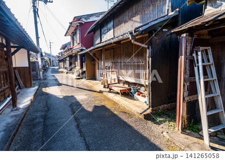 【重要伝統的建造物群保存地区】出羽島 集落と通りの春の風景2 徳島県海部郡牟岐町 【重要伝統的建造物群保存地区】出羽島 集落と通りの春の風景2 徳島県海部郡牟岐町 141265058