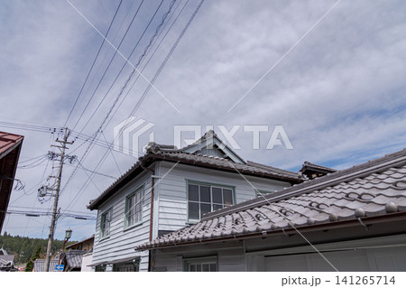 洋館 レトロ建築 木造建築 歴史的建造物 日本家屋 古民家 青空 街並み 観光地 141265714