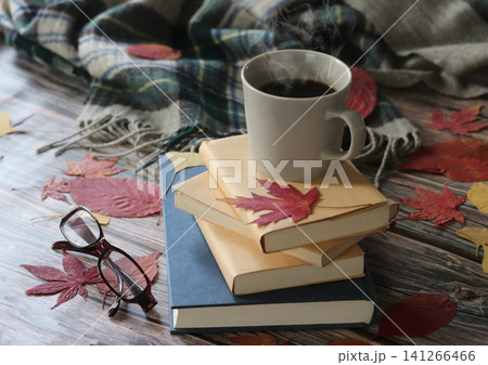 読書の秋とコーヒーを楽しむ 読書の秋とコーヒーを楽しむ 141266466
