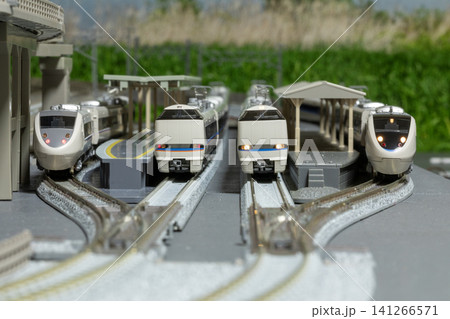 鉄道模型 北陸特急の並び 681系 683系 正面 鉄道模型 北陸特急の並び 681系 683系 正面 141266571