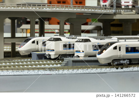 鉄道模型 北陸特急の並び 681系 683系 横 鉄道模型 北陸特急の並び 681系 683系 横 141266572