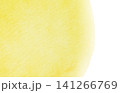 和紙に描いた黄色い円形グラデーション 141266769
