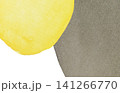 和紙に描いた黄色い円形モダンイラスト 141266770