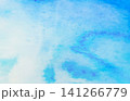 水彩で描いたにじみの青い背景 141266779