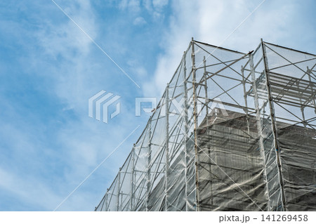 外装工事中の建設現場 外装工事中の建設現場 141269458