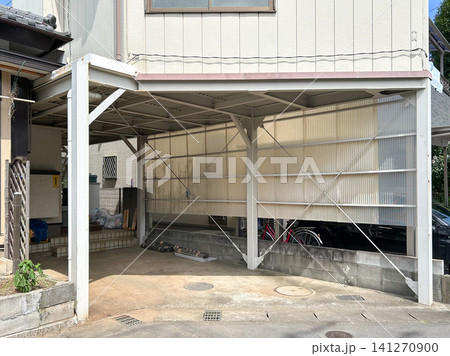 オープンガレージ付きピロティ構造の一戸建て住宅 オープンガレージ付きピロティ構造の一戸建て住宅 141270900