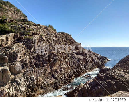 夏の思い出の海ぞいの山 夏の思い出の海ぞいの山 141273670
