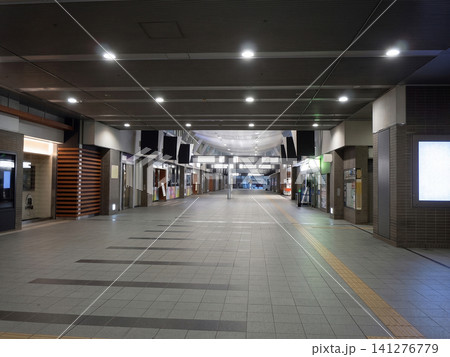 誰もいない駅 深夜の岡山駅 誰もいない駅 深夜の岡山駅 141276779