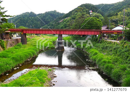 津和野川に架かるJR山口線の鉄橋(島根県鹿足郡津和野町後田) 津和野川に架かるJR山口線の鉄橋(島根県鹿足郡津和野町後田) 141277070