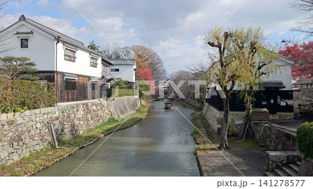 風情ある日本の水郷風景と歴史感じる古い町並み 風情ある日本の水郷風景と歴史感じる古い町並み 141278577