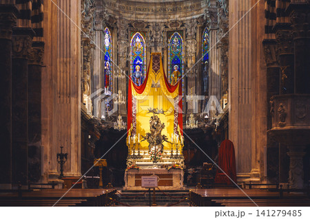 GENOA, ITALY - NOVEMBER 4, 2018: Interior of Cathedrale di San Lorenzo or Cathedral of Saint Lawrence 141279485