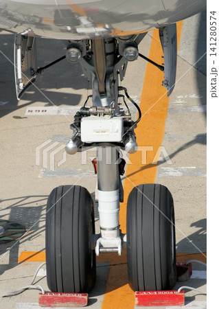 B777フロントギア 141280574