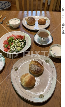 【洋食】夏のログハウスでの朝食 【洋食】夏のログハウスでの朝食 141280599