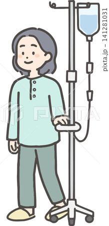 点滴を持って歩く患者の女性 点滴を持って歩く患者の女性 141281031