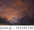 夕焼け空の一瞬 141282180