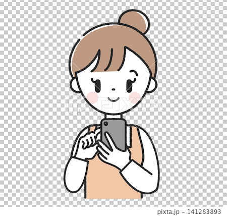 スマホを操作する主婦 スマホを操作する主婦 141283893