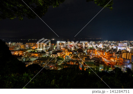 城山公園展望台から見る鹿児島市の夜景 城山公園展望台から見る鹿児島市の夜景 141284751