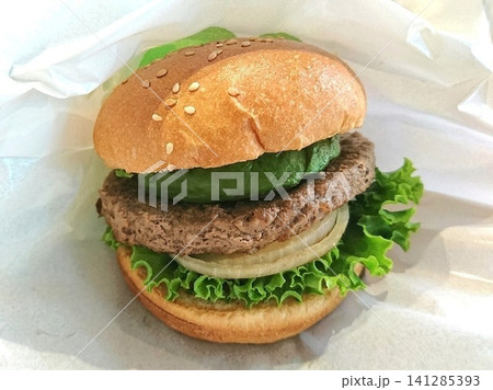 おいしいハンバーガー アボカドハンバーガー おいしいハンバーガー アボカドハンバーガー 141285393
