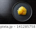 お節料理＜栗きんとん＞　黒バック 141285758